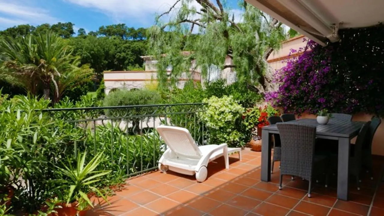 Maison Avec Vue Mer A Sainte-Maxime, Piscine Partagee